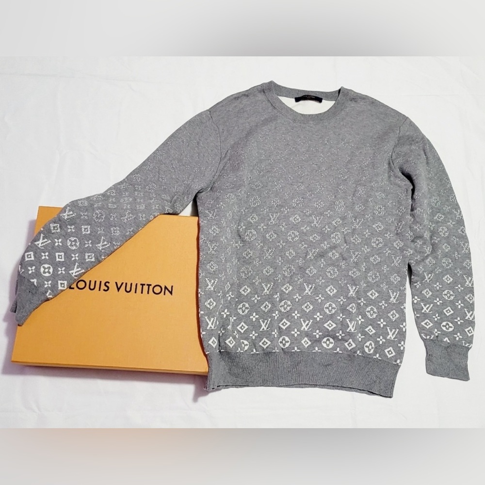 Louis Vuitton Men's Sweater Gradient. Grey. Monogram.